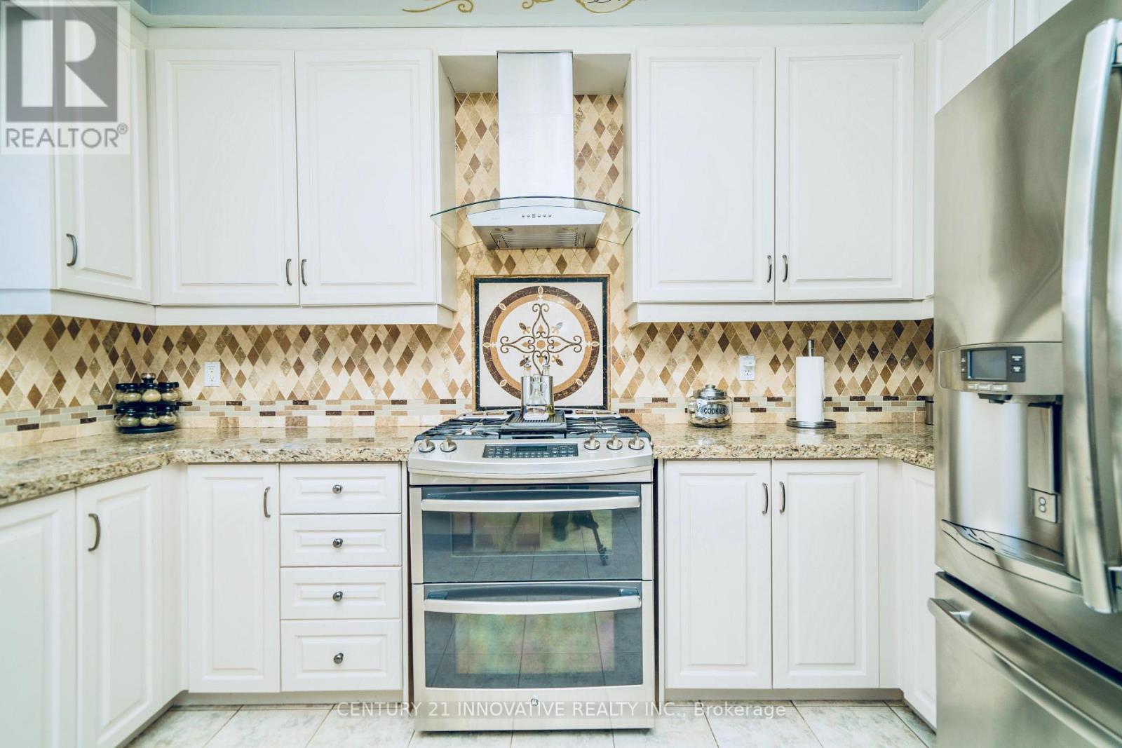 40 Norbury Drive, Markham, ON - Indoor Photo Showing Kitchen With Upgraded Kitchen