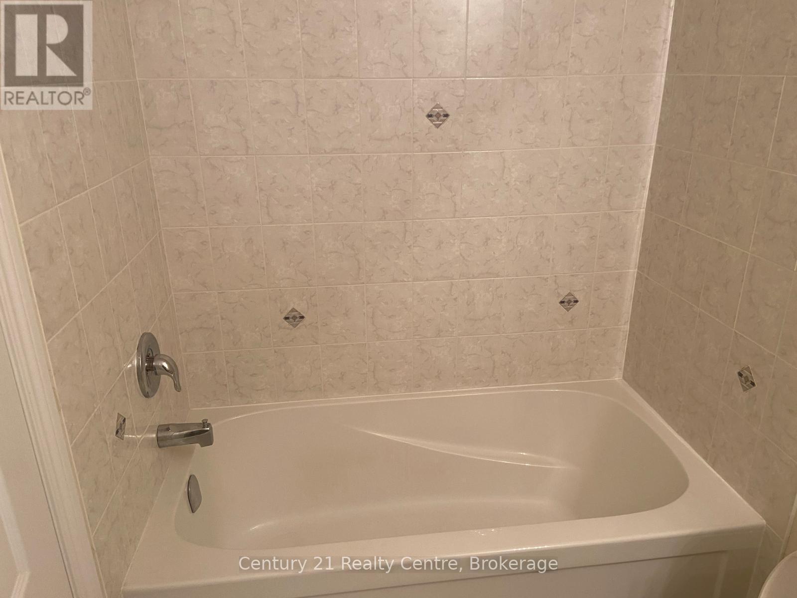 5 Shiff Crescent, Brampton, ON - Indoor Photo Showing Bathroom