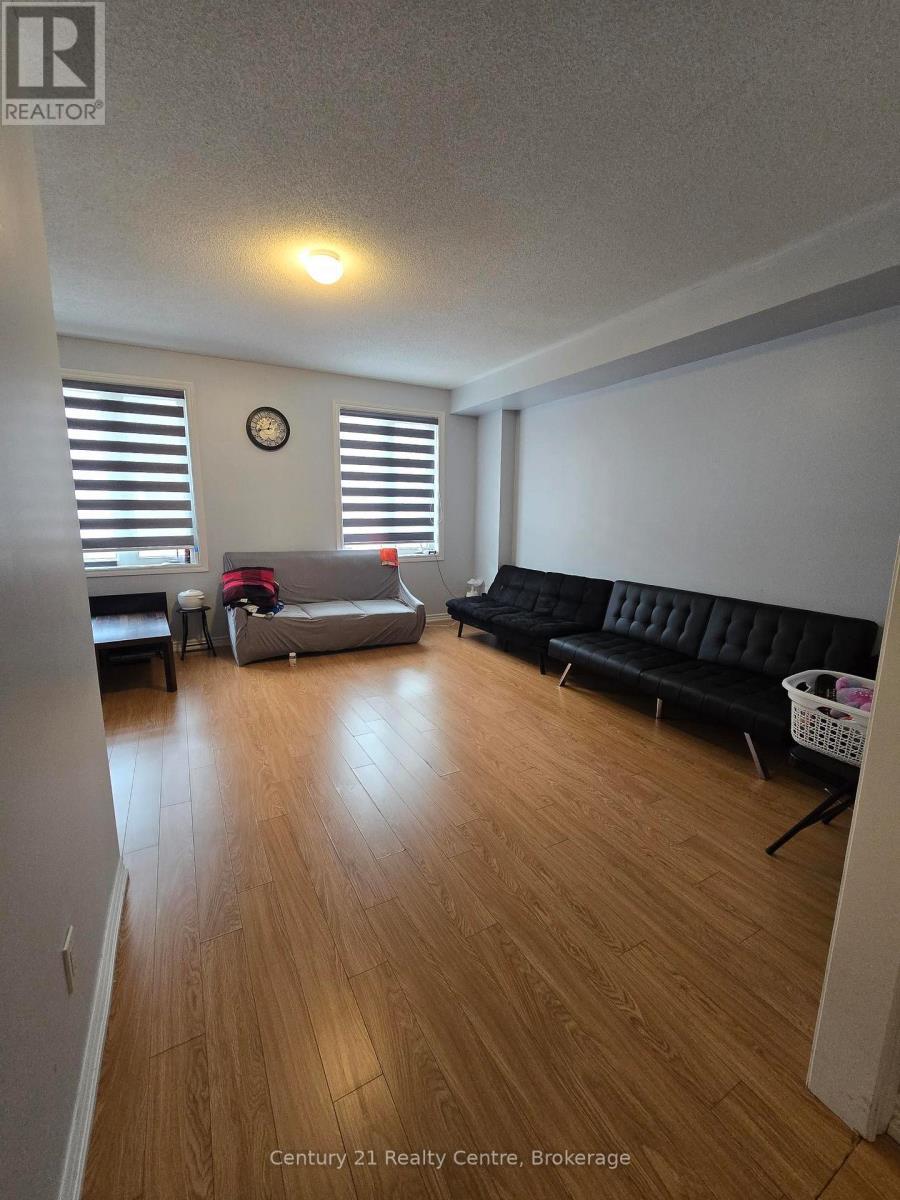 5 Shiff Crescent, Brampton, ON - Indoor Photo Showing Other Room