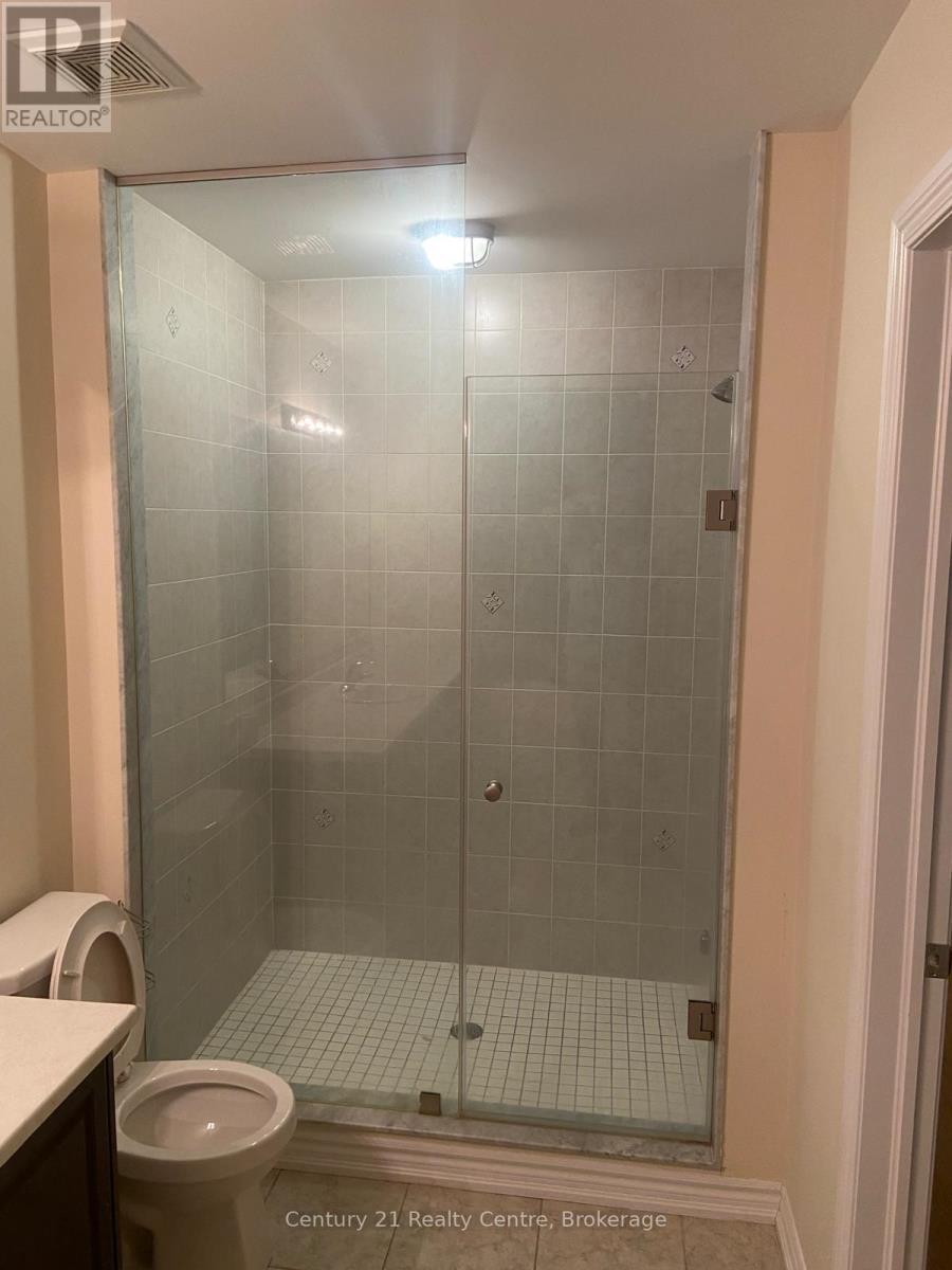 5 Shiff Crescent, Brampton, ON - Indoor Photo Showing Bathroom