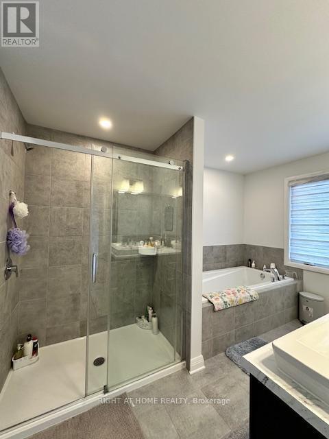 26 Stanhope Court, Ottawa, ON - Indoor Photo Showing Bathroom