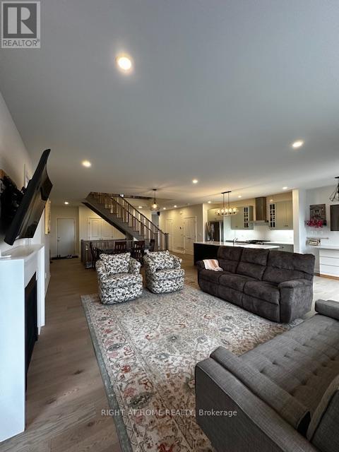26 Stanhope Court, Ottawa, ON - Indoor Photo Showing Living Room