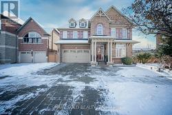 33 EARNSHAW DRIVE Markham, ON L6C 0E4