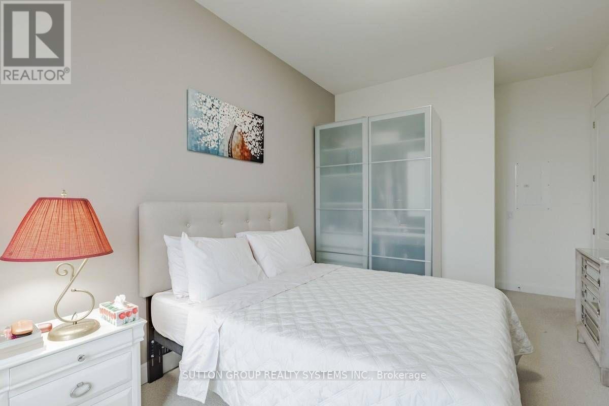 116 - 2480 Prince Michael Drive, Oakville, ON - Indoor Photo Showing Bedroom