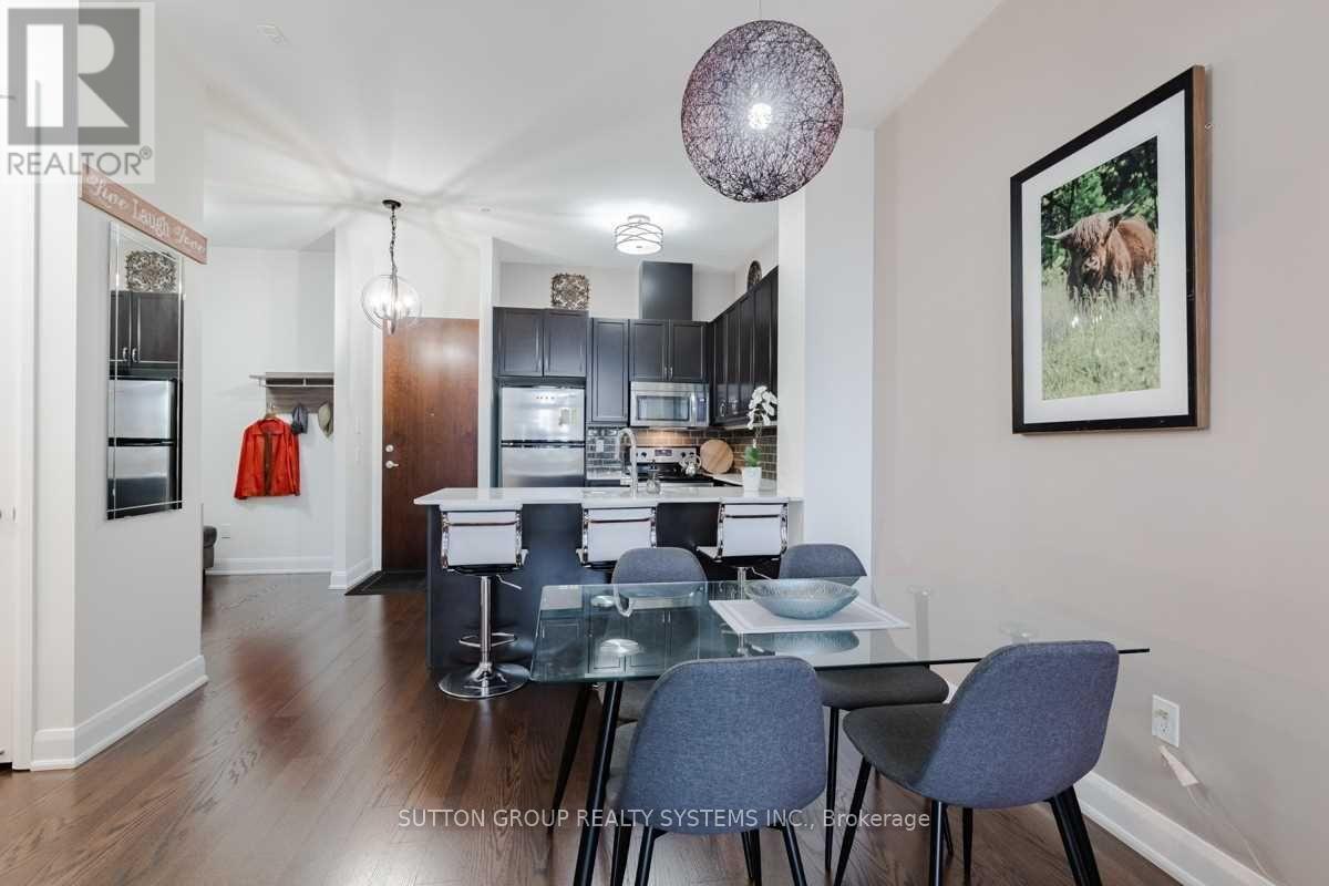 116 - 2480 Prince Michael Drive, Oakville, ON - Indoor Photo Showing Dining Room