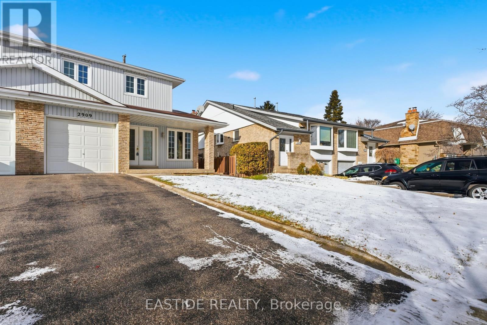 2909 Salerno Crescent, Mississauga, ON - Outdoor With Facade