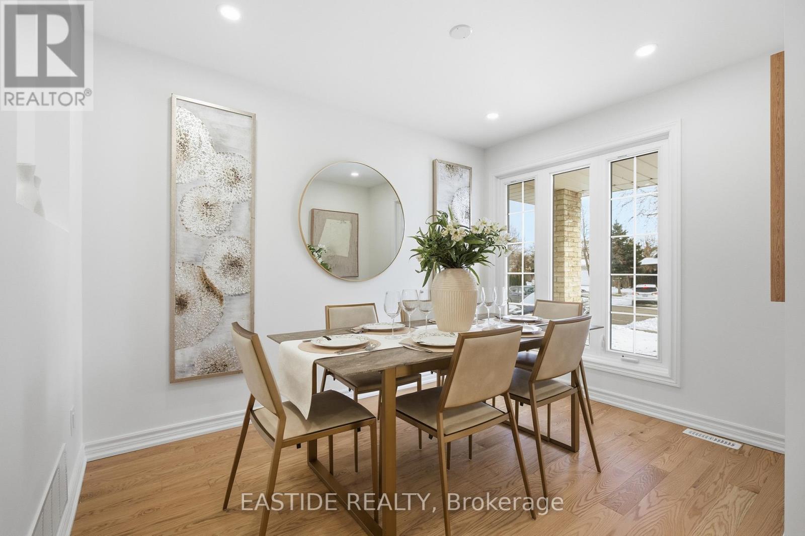 2909 Salerno Crescent, Mississauga, ON - Indoor Photo Showing Dining Room