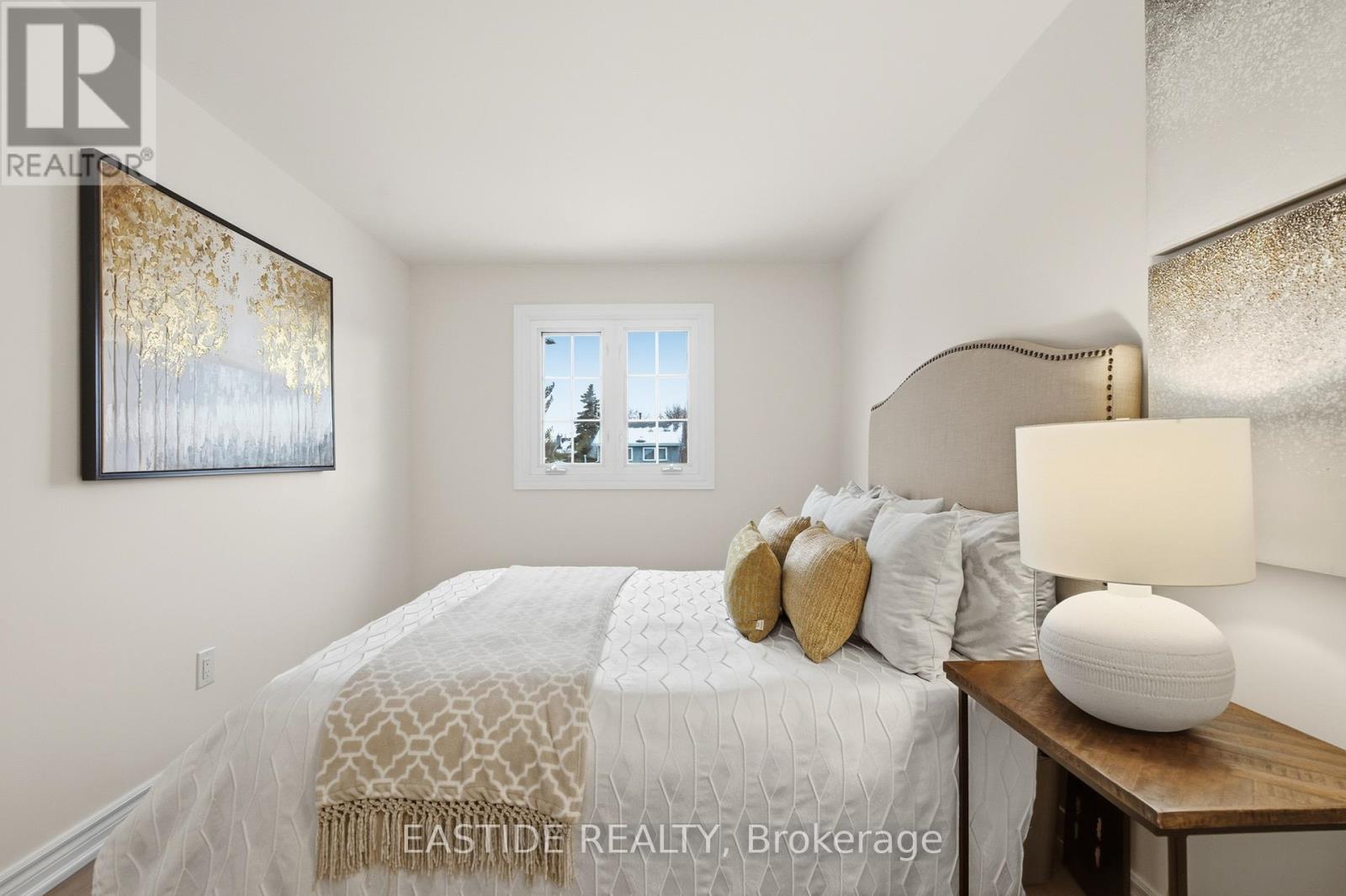 2909 Salerno Crescent, Mississauga, ON - Indoor Photo Showing Bedroom