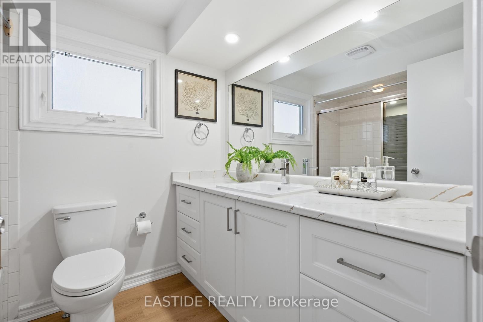 2909 Salerno Crescent, Mississauga, ON - Indoor Photo Showing Bathroom