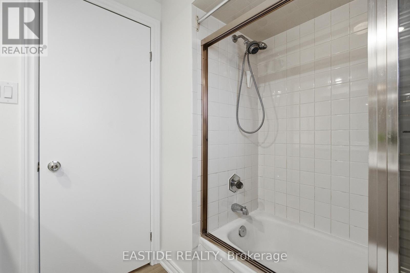 2909 Salerno Crescent, Mississauga, ON - Indoor Photo Showing Bathroom