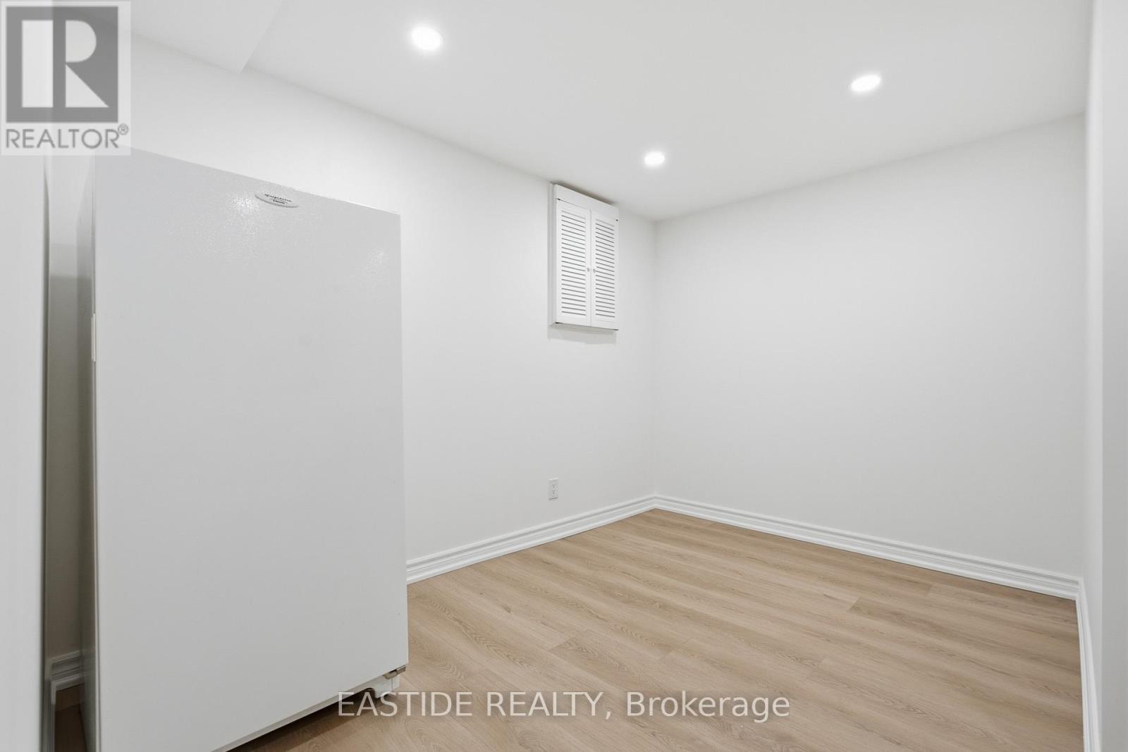 2909 Salerno Crescent, Mississauga, ON - Indoor Photo Showing Other Room