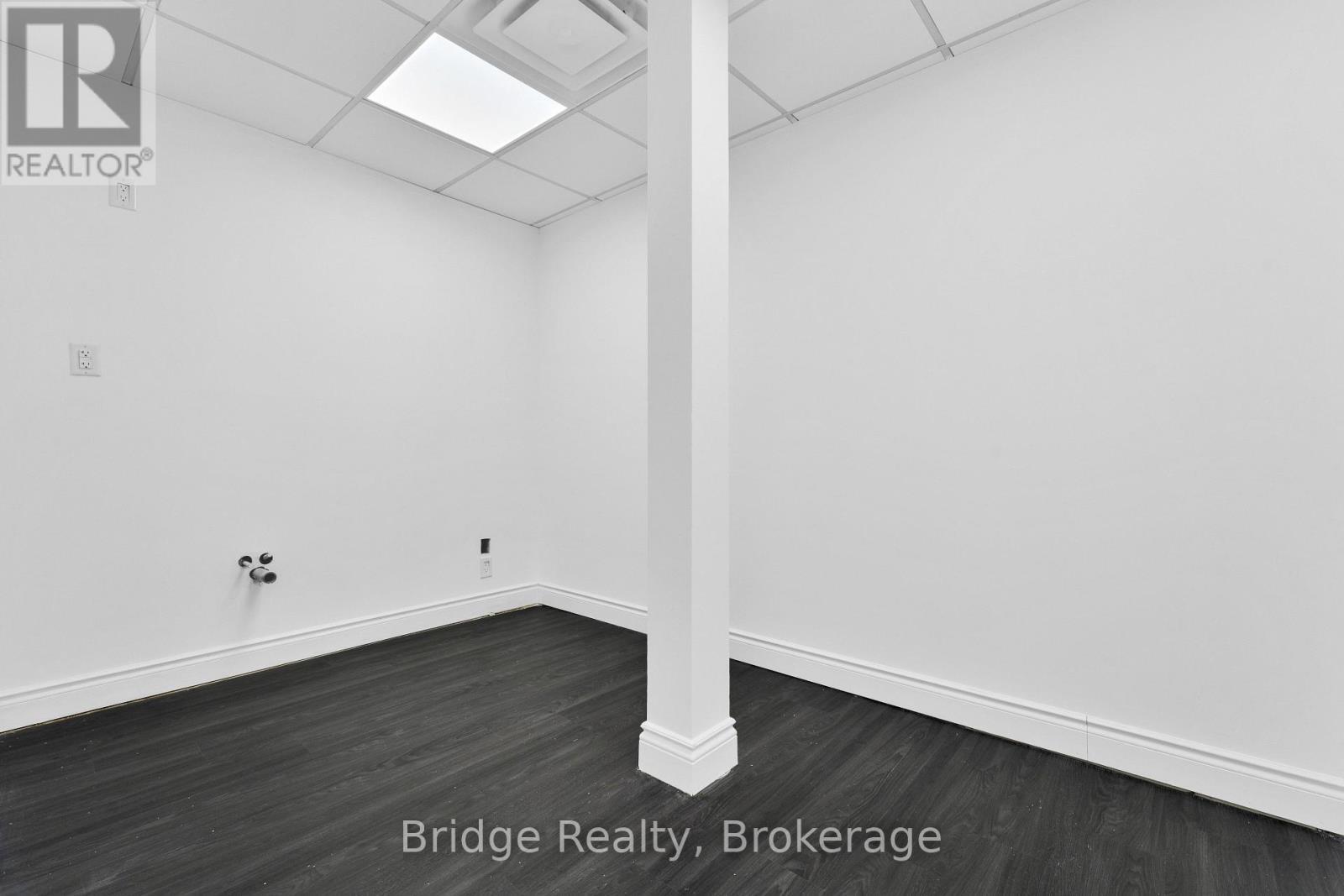 290 Dundas Street, Woodstock (Woodstock - North), ON