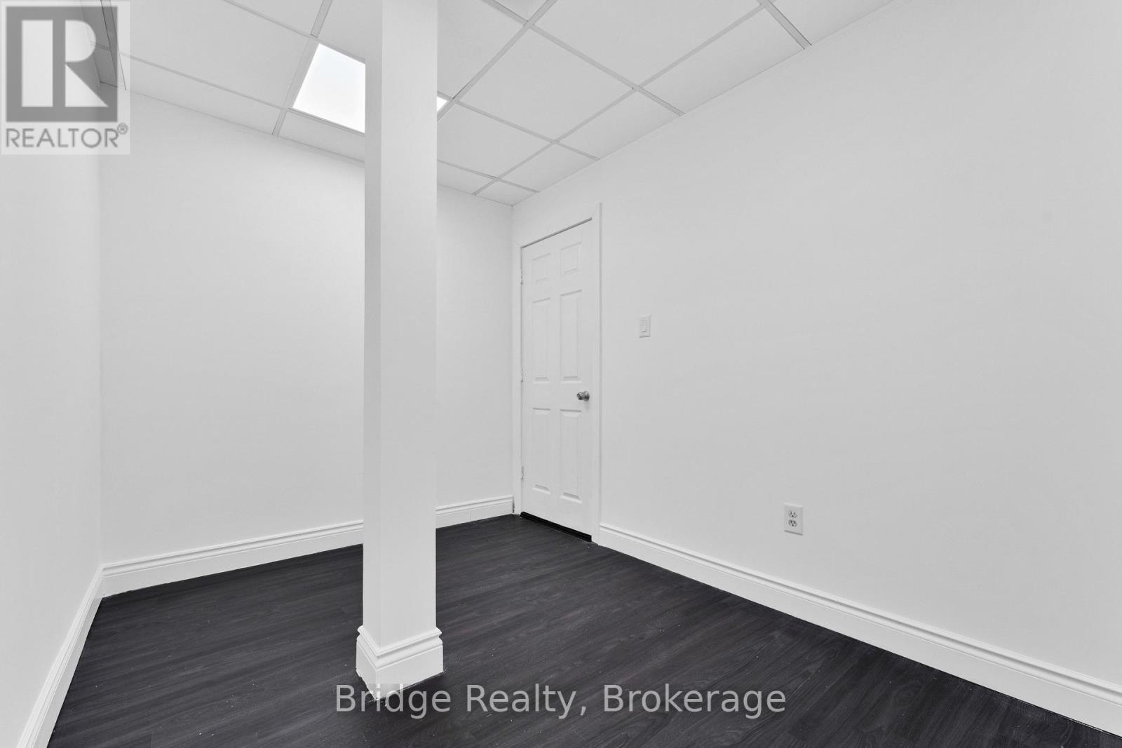 290 Dundas Street, Woodstock (Woodstock - North), ON