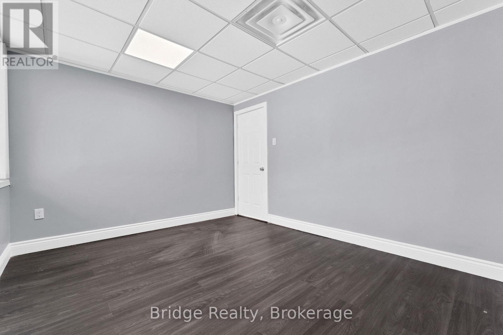 290 Dundas Street, Woodstock (Woodstock - North), ON