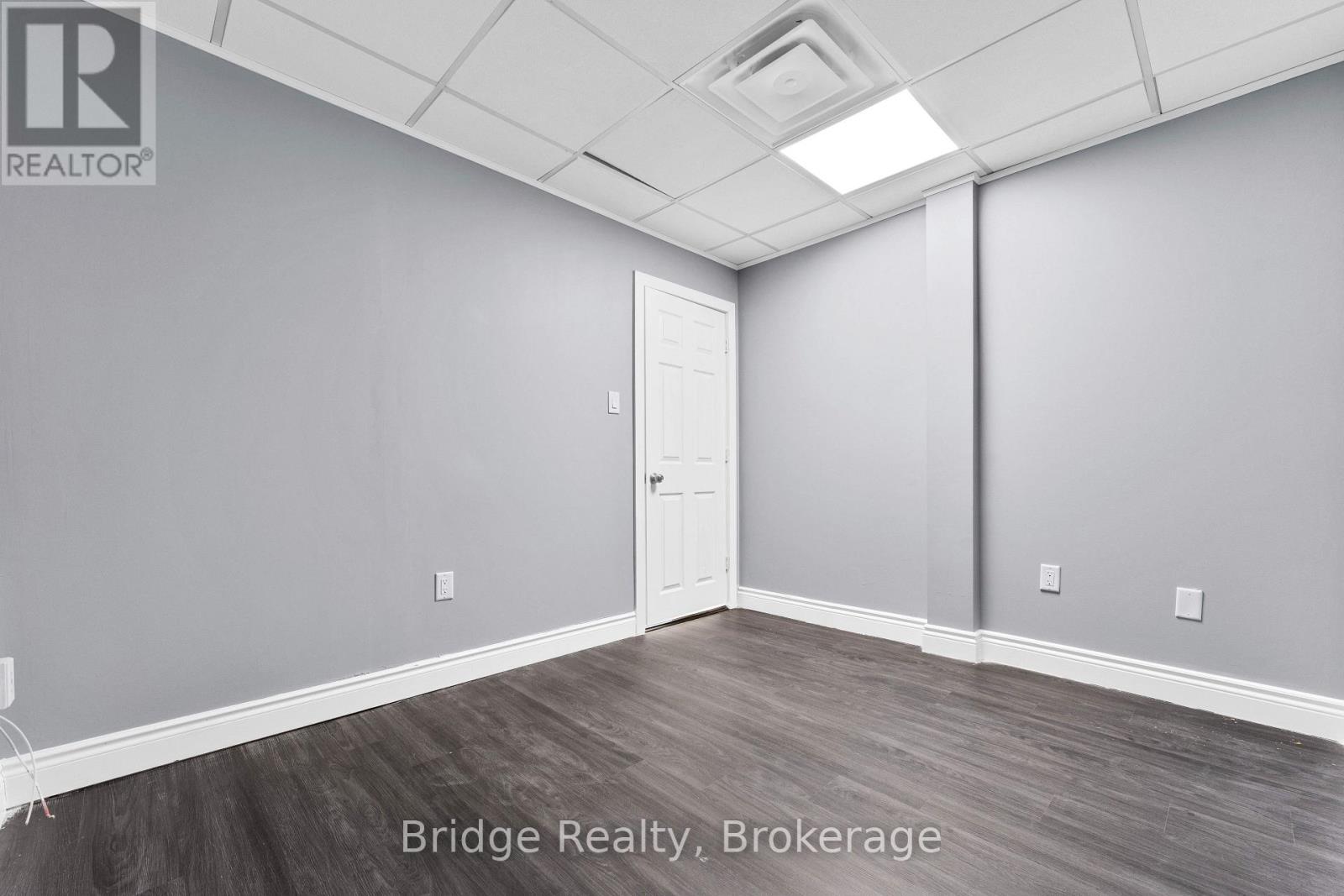 290 Dundas Street, Woodstock (Woodstock - North), ON