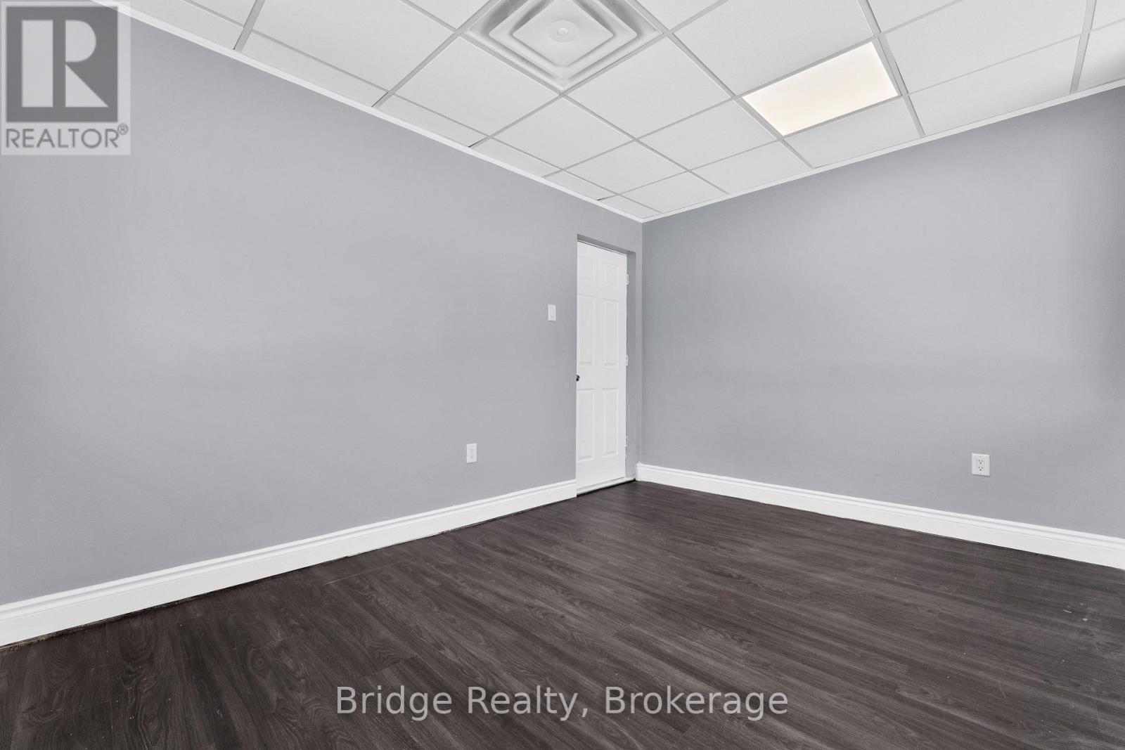 290 Dundas Street, Woodstock (Woodstock - North), ON