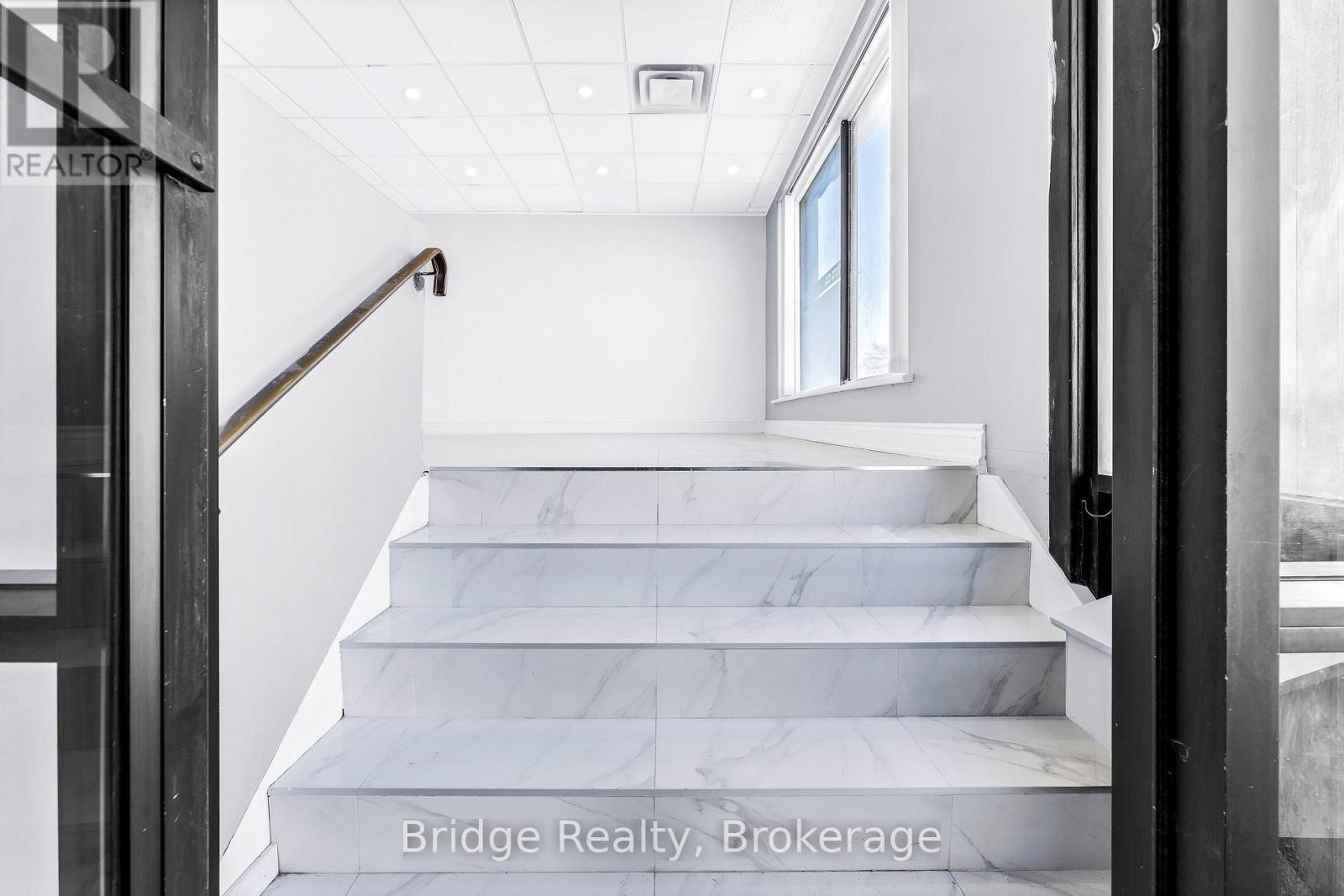 290 Dundas Street, Woodstock (Woodstock - North), ON