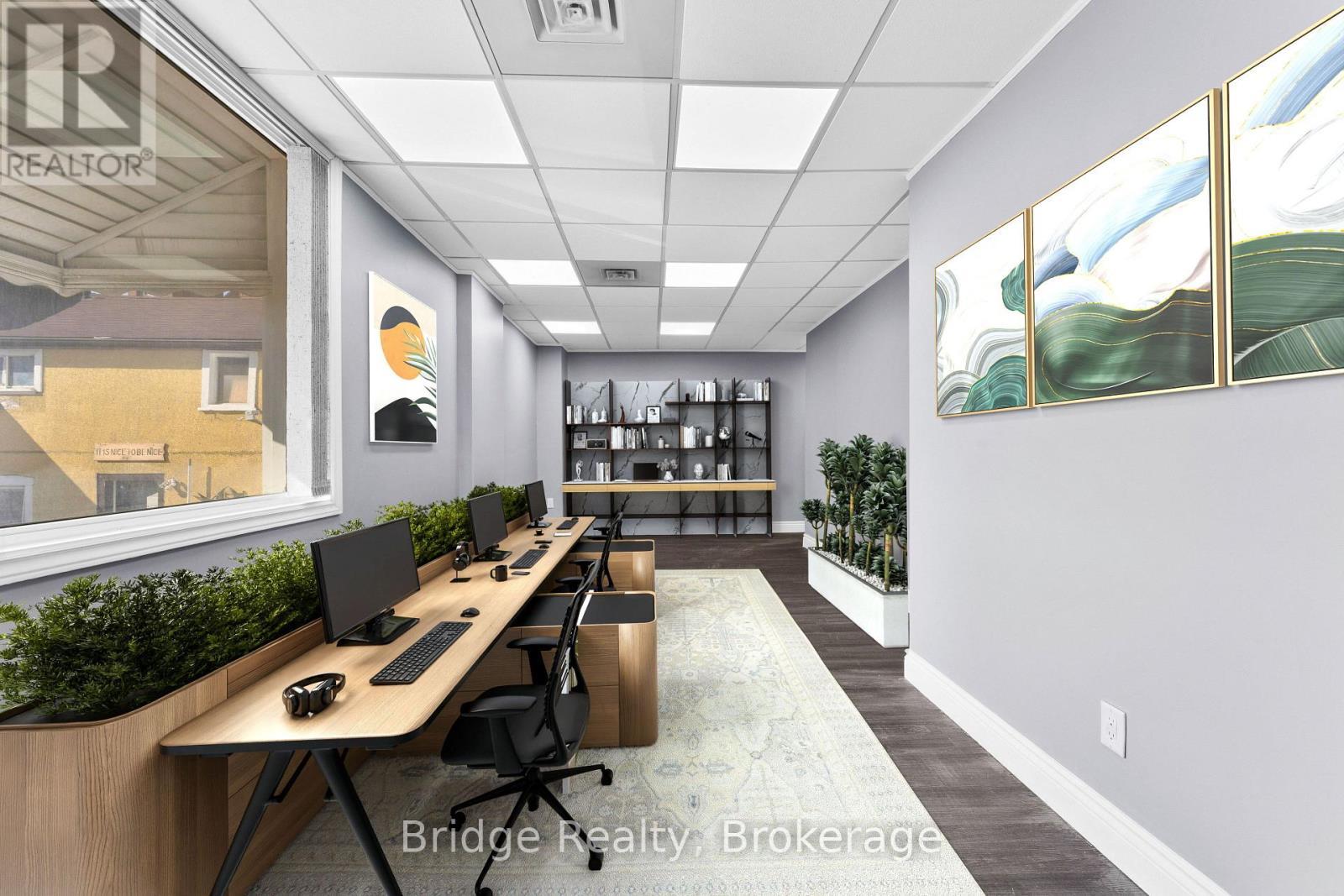 290 Dundas Street, Woodstock (Woodstock - North), ON