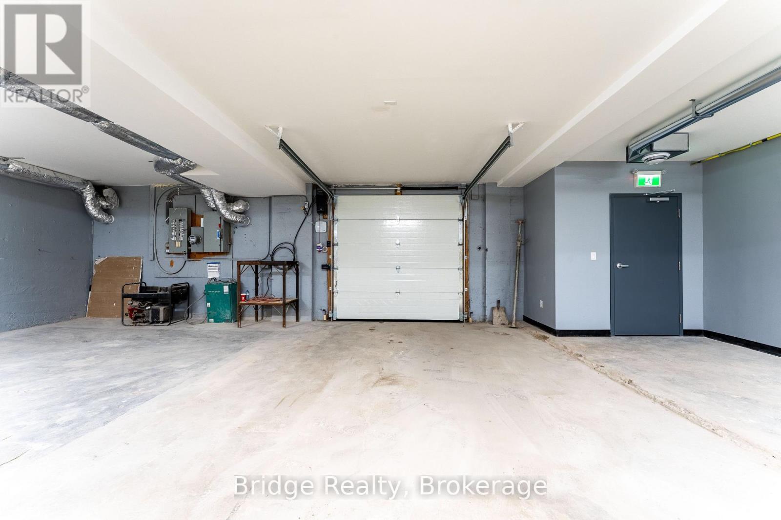 290 Dundas Street, Woodstock (Woodstock - North), ON