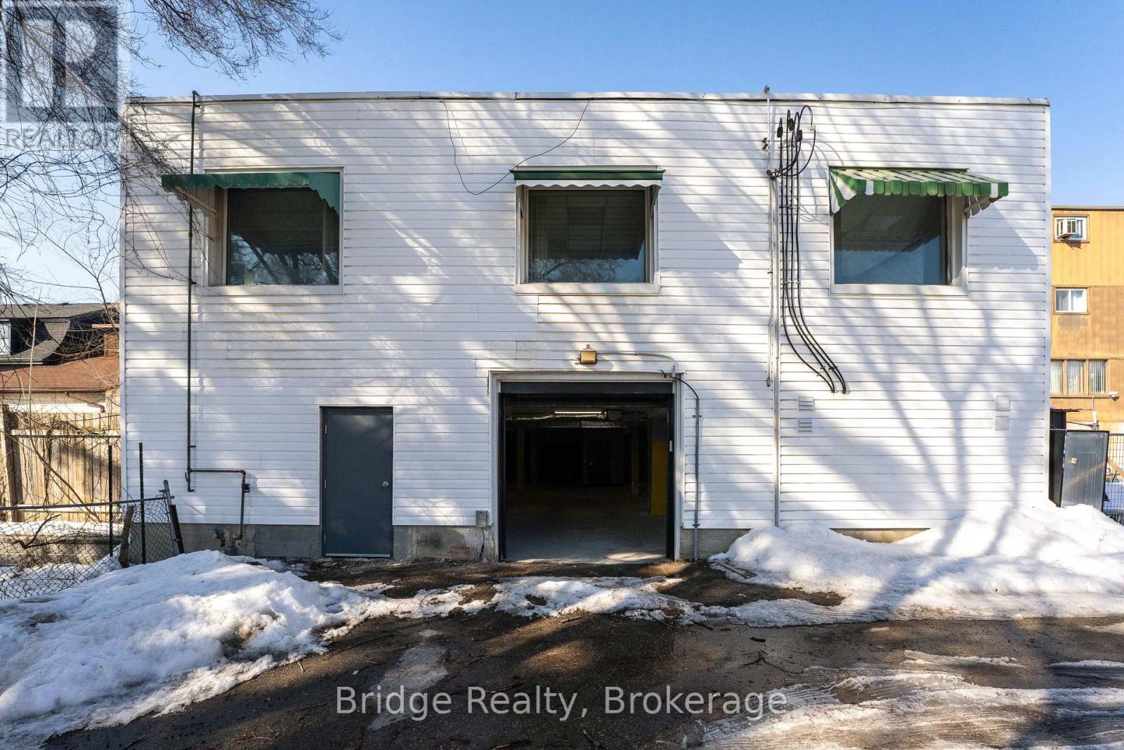 290 Dundas Street, Woodstock (Woodstock - North), ON