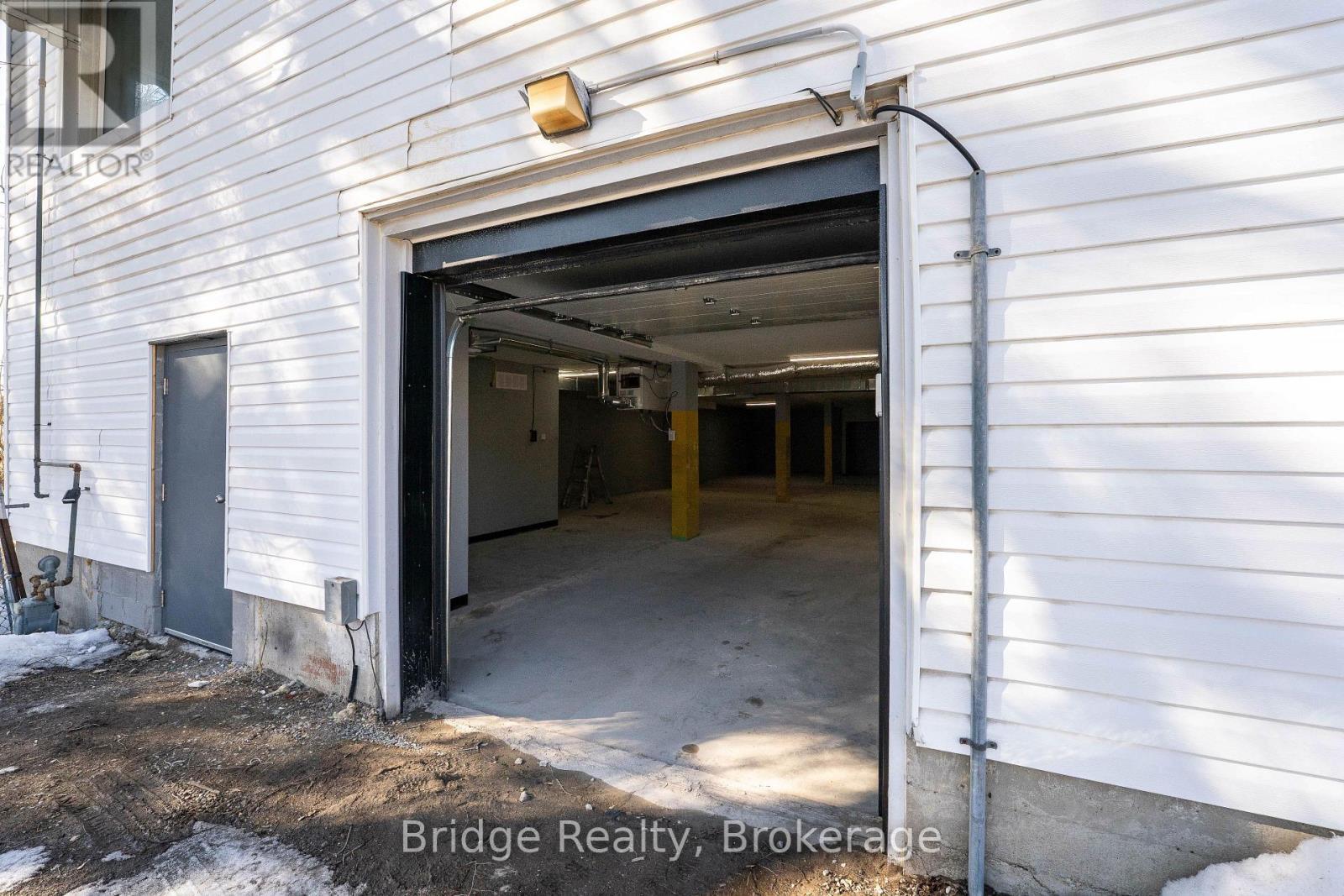 290 Dundas Street, Woodstock (Woodstock - North), ON