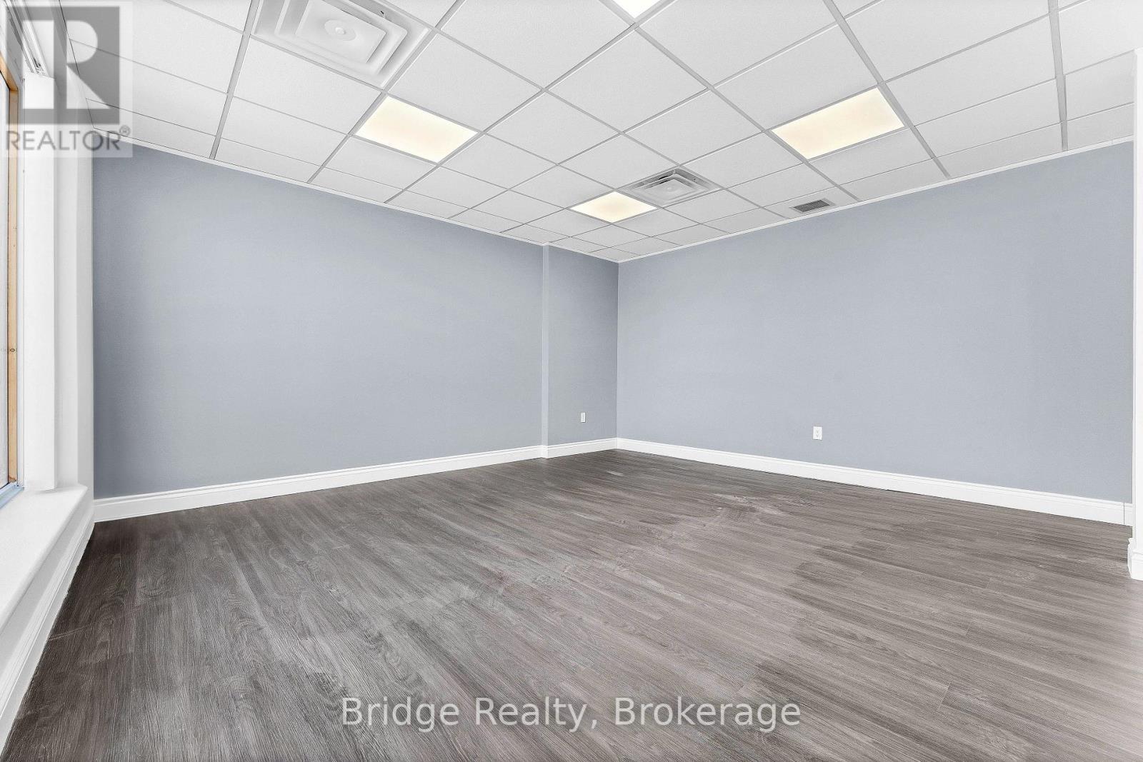 290 Dundas Street, Woodstock (Woodstock - North), ON