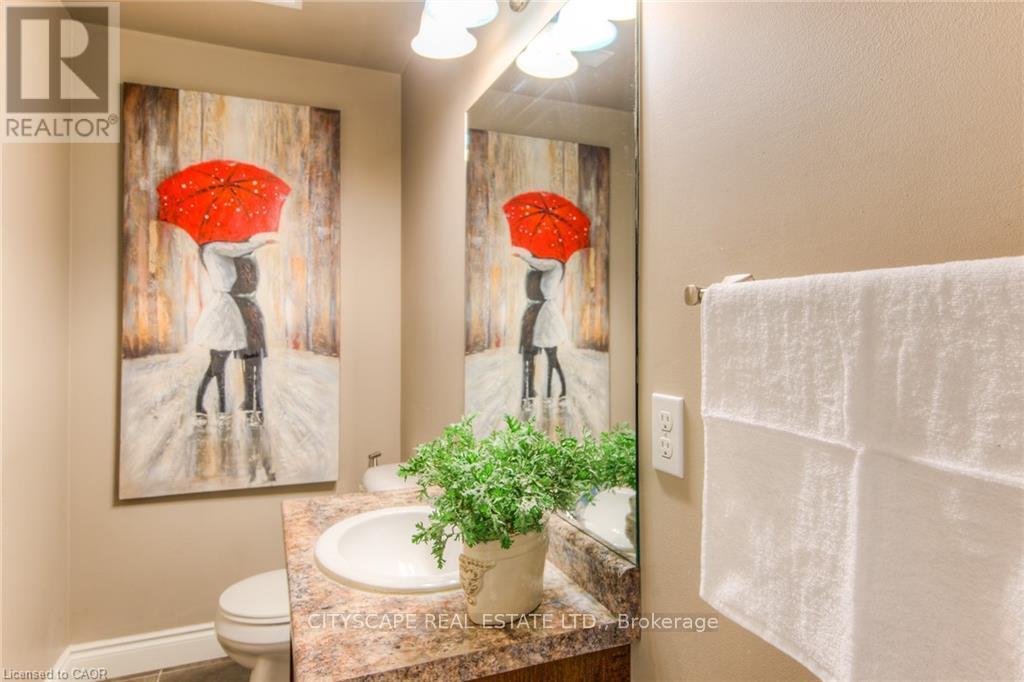 4A - 38 Howe Drive, Kitchener, ON - Indoor Photo Showing Bathroom