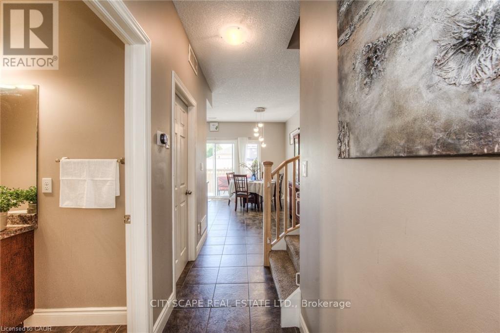 4A - 38 Howe Drive, Kitchener, ON - Indoor Photo Showing Other Room