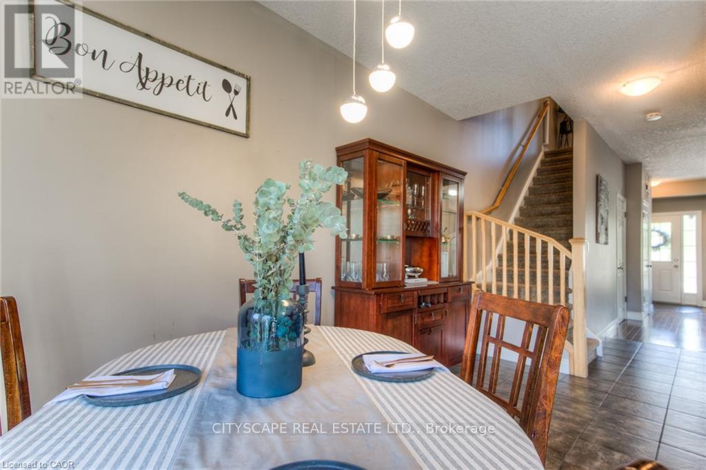 4A - 38 Howe Drive, Kitchener, ON - Indoor Photo Showing Dining Room