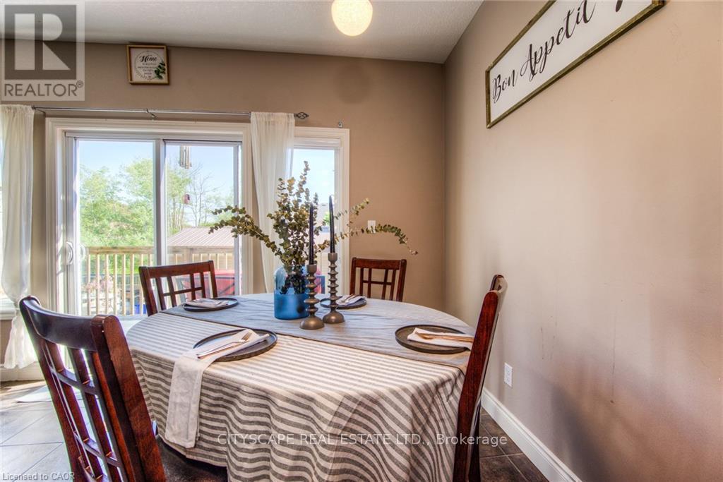 4A - 38 Howe Drive, Kitchener, ON - Indoor Photo Showing Dining Room
