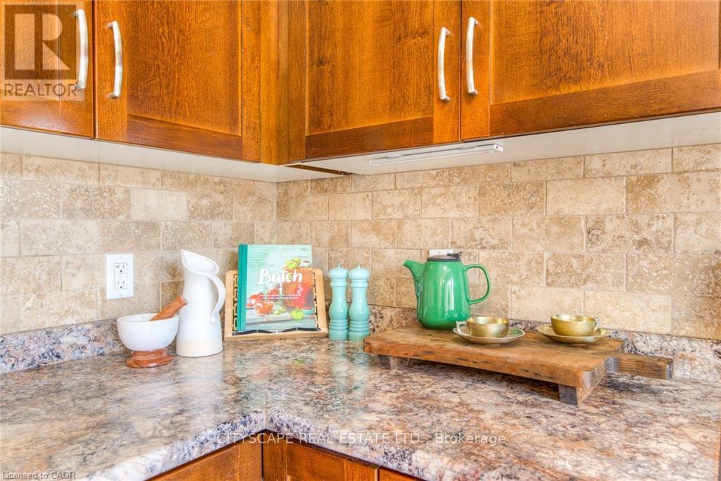 4A - 38 Howe Drive, Kitchener, ON - Indoor Photo Showing Kitchen