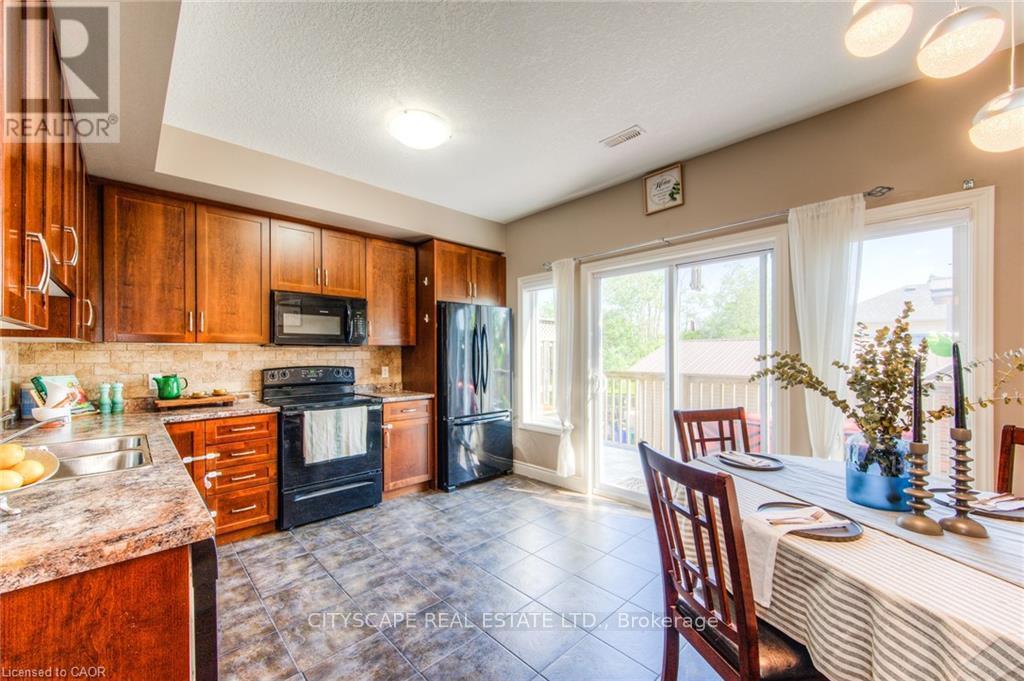 4A - 38 Howe Drive, Kitchener, ON - Indoor Photo Showing Other Room