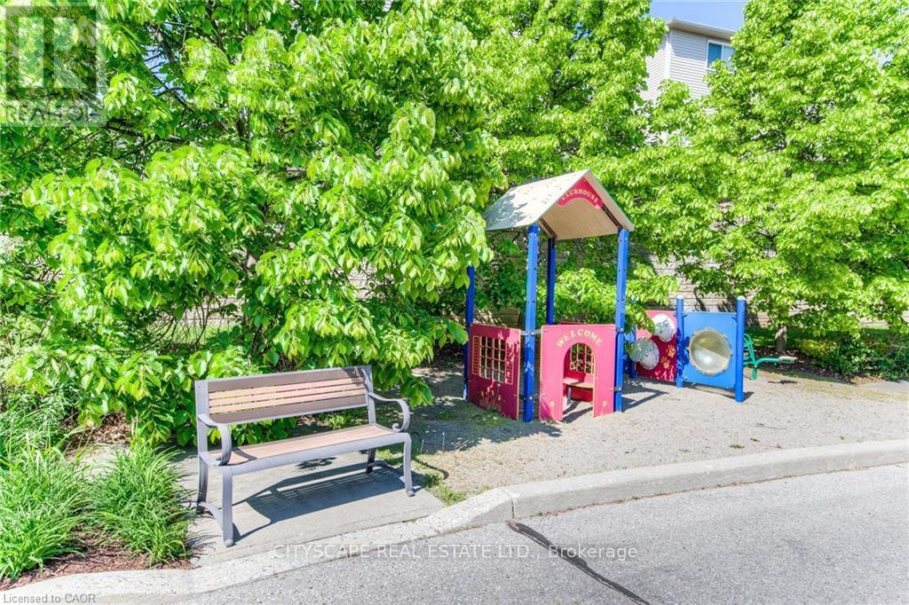 4A - 38 Howe Drive, Kitchener, ON - Outdoor