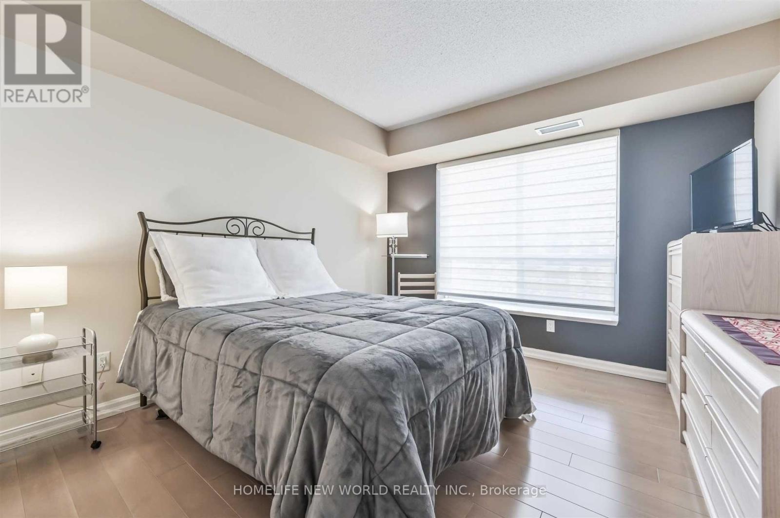 721 - 51 Baffin Court, Richmond Hill, ON - Indoor Photo Showing Bedroom