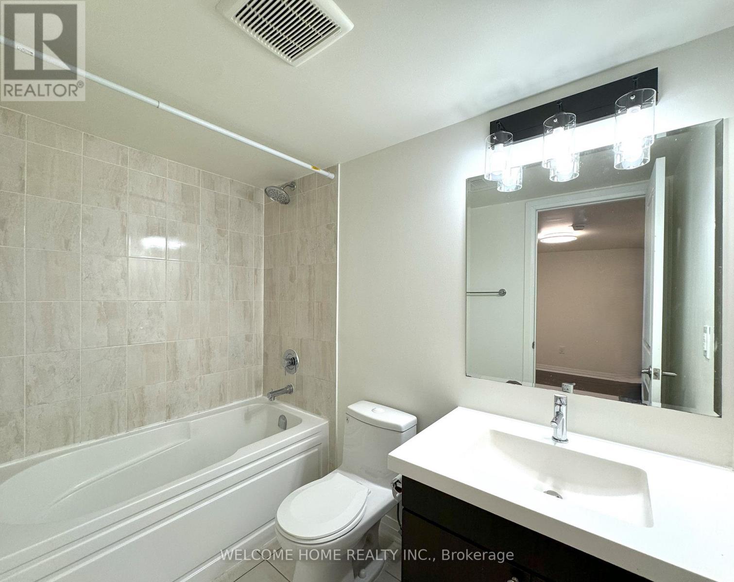 5 - 159 William Duncan Road, Toronto, ON - Indoor Photo Showing Bathroom