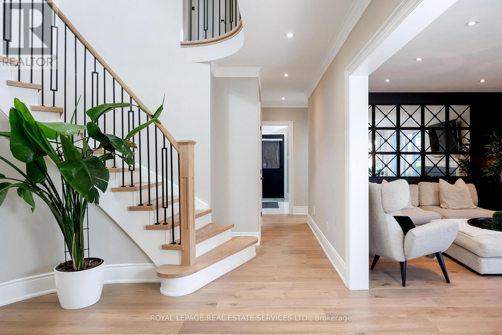 1483 The Links Drive, Oakville, ON - Indoor Photo Showing Other Room