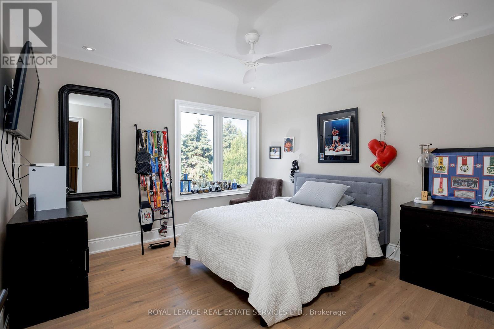 1483 The Links Drive, Oakville, ON - Indoor Photo Showing Bedroom
