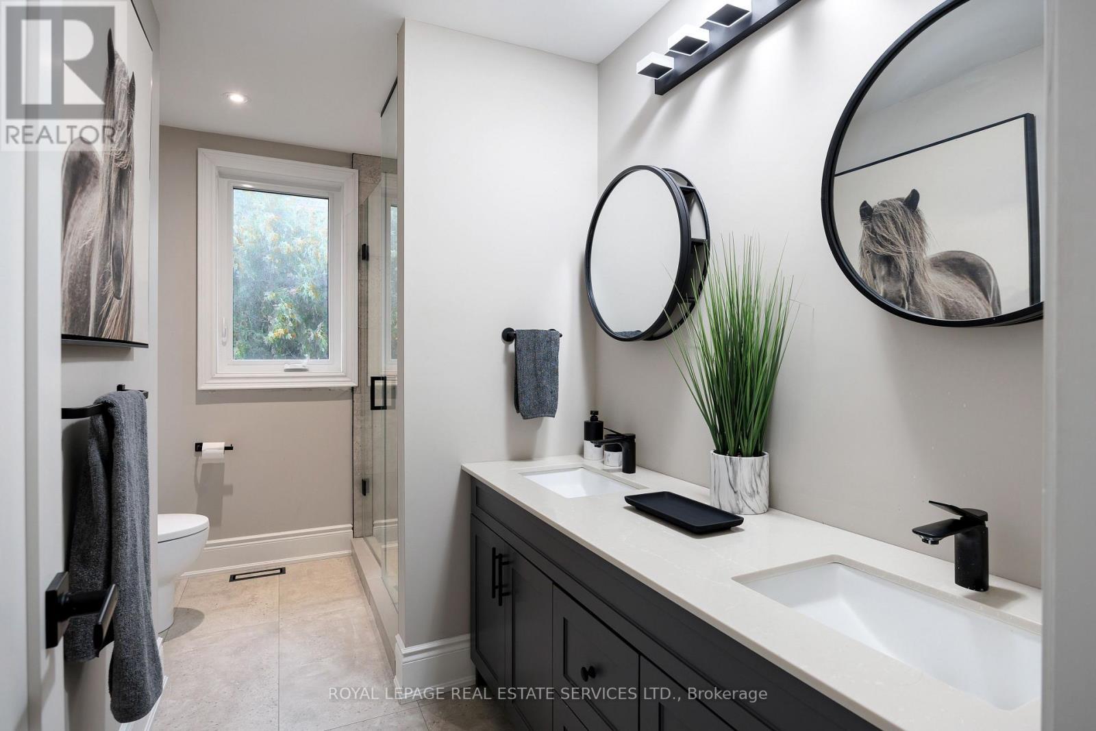 1483 The Links Drive, Oakville, ON - Indoor Photo Showing Bathroom