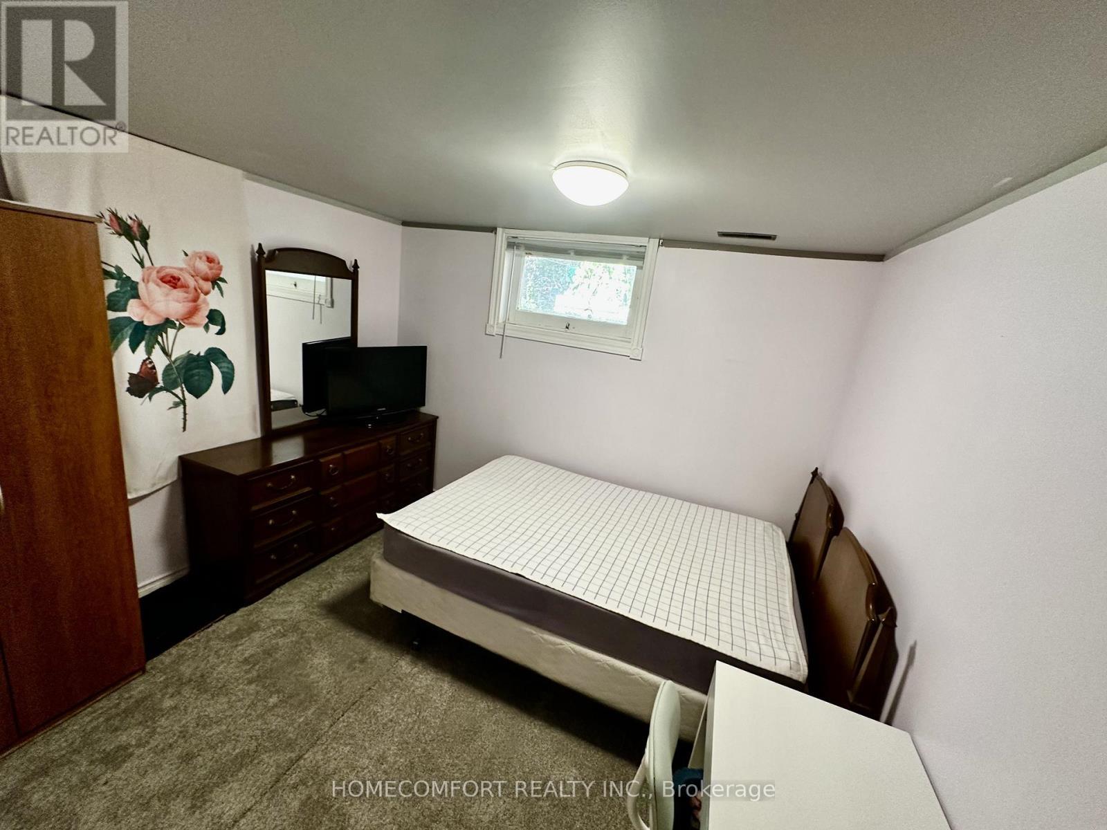 52 Meadow Park Drive, Huntsville, ON - Indoor Photo Showing Bedroom