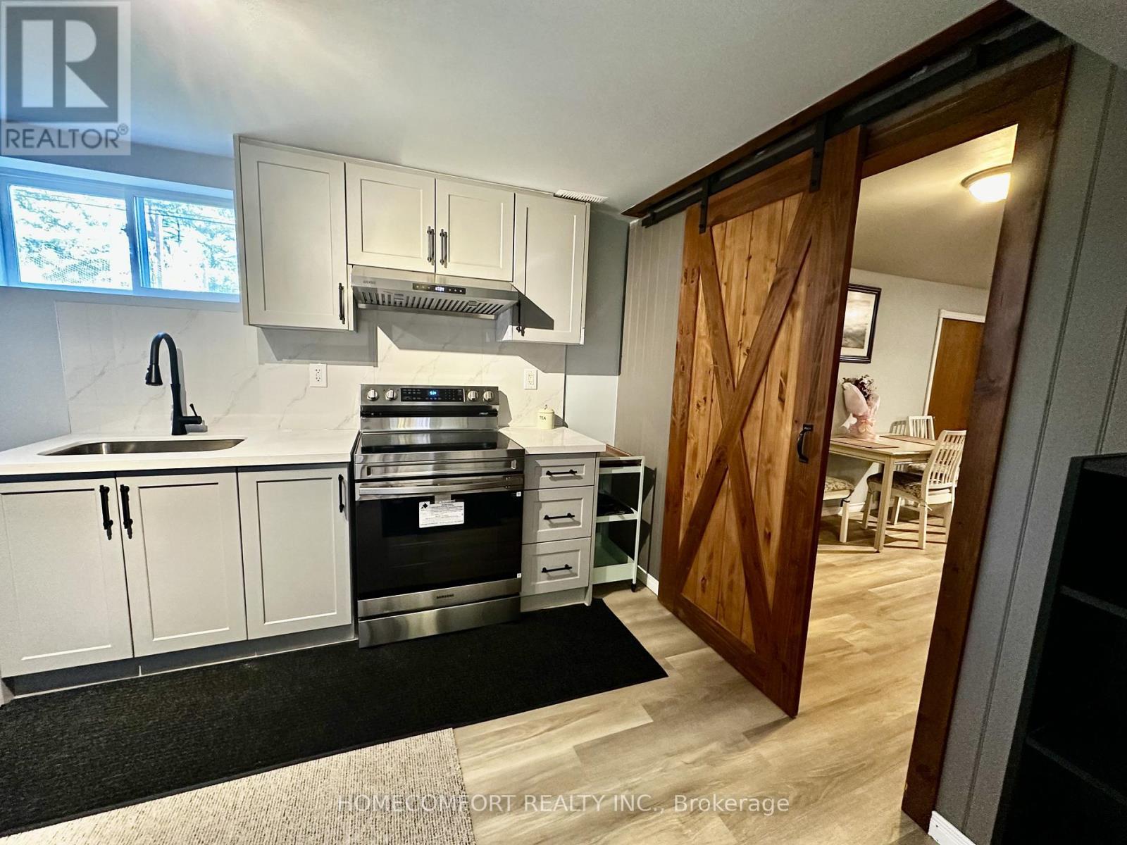 52 Meadow Park Drive, Huntsville, ON - Indoor Photo Showing Kitchen
