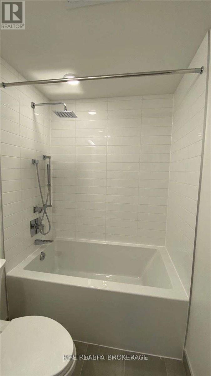 711 - 25 Richmond Street E, Toronto, ON - Indoor Photo Showing Bathroom