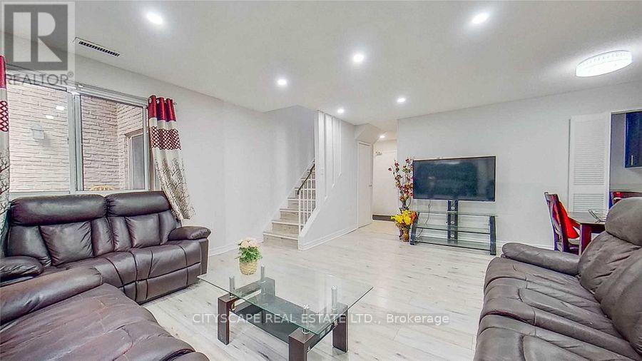 118 - 4001 Don Mills Road, Toronto, ON - Indoor Photo Showing Living Room