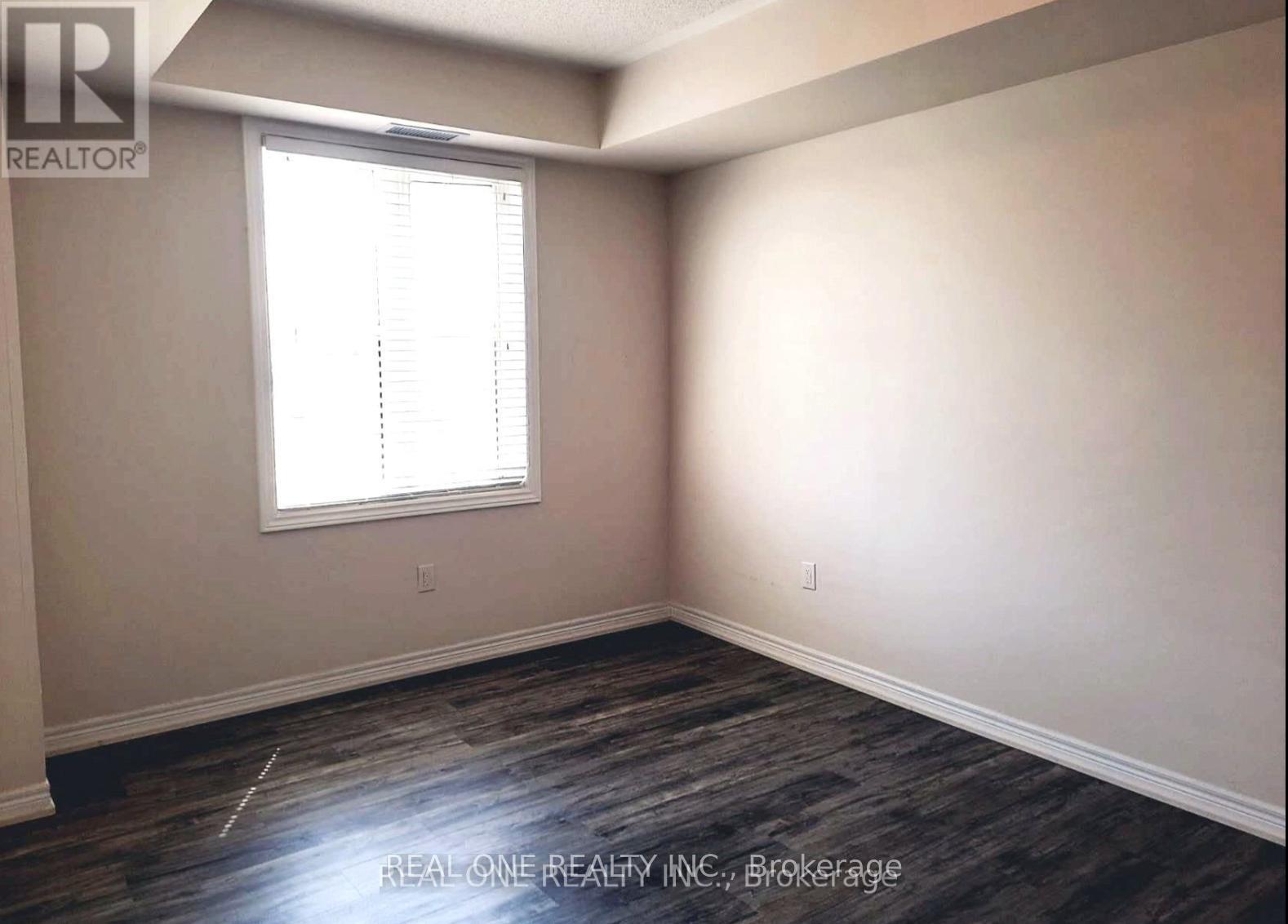 301 - 275 Littlewood Drive, Oakville, ON - Indoor Photo Showing Other Room