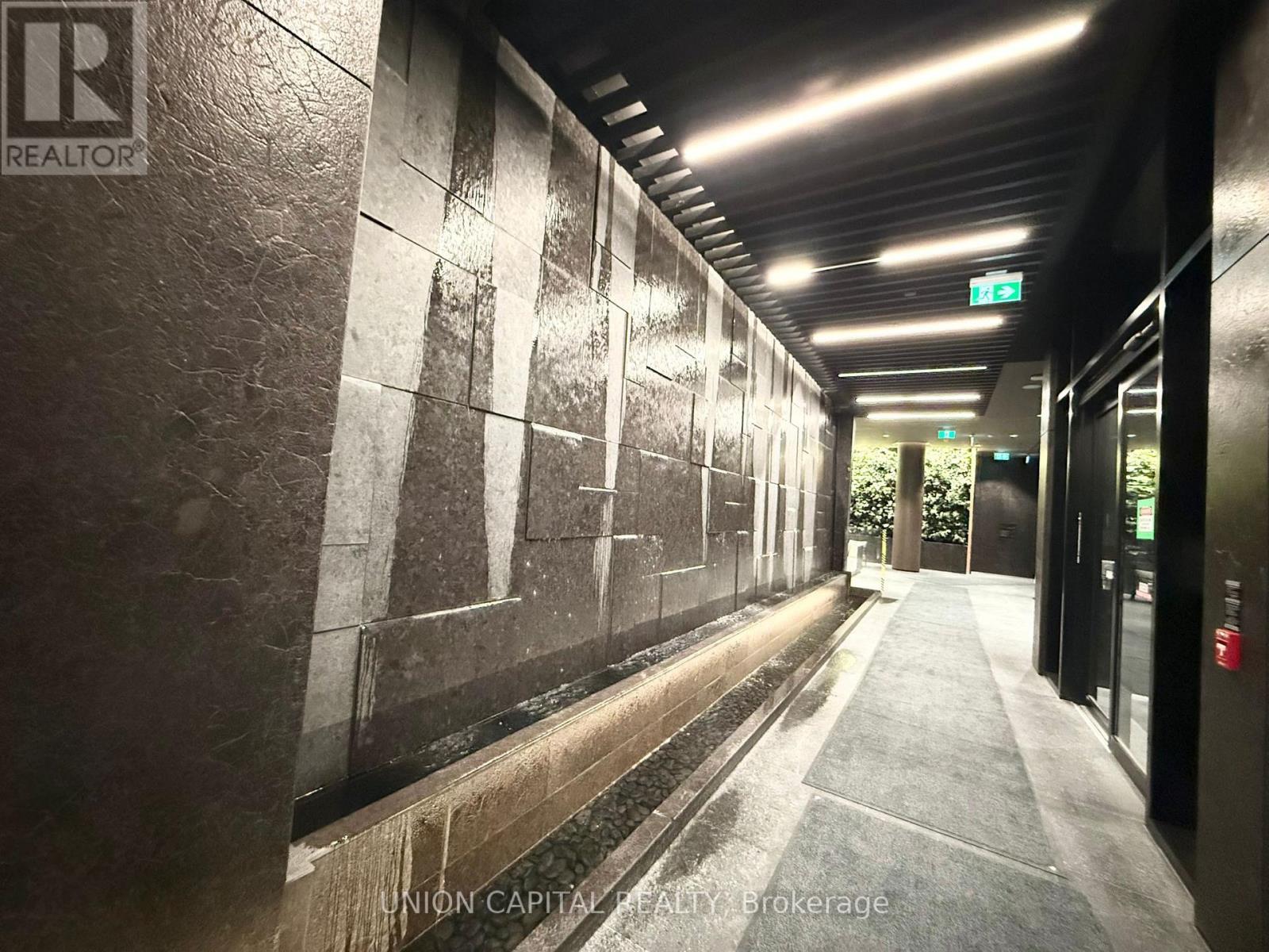 402 - 120 Broadway Avenue, Toronto, ON - Indoor Photo Showing Other Room