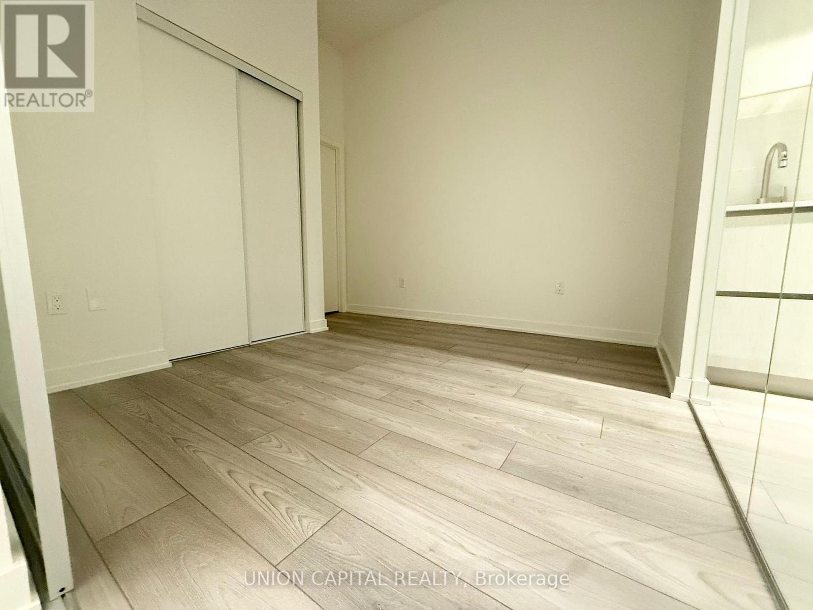 412 - 120 Broadway Avenue, Toronto, ON - Indoor Photo Showing Other Room