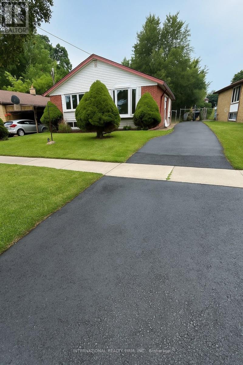 9 Benshire Drive, Toronto, ON - Outdoor