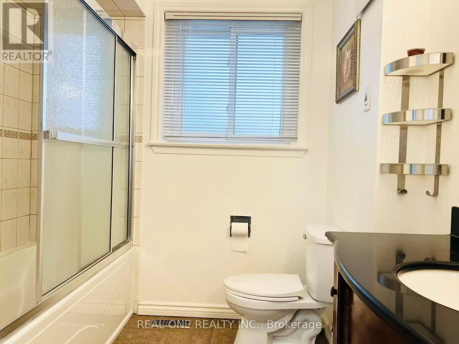 642 Eaglemount Crescent, Mississauga, ON - Indoor Photo Showing Bathroom