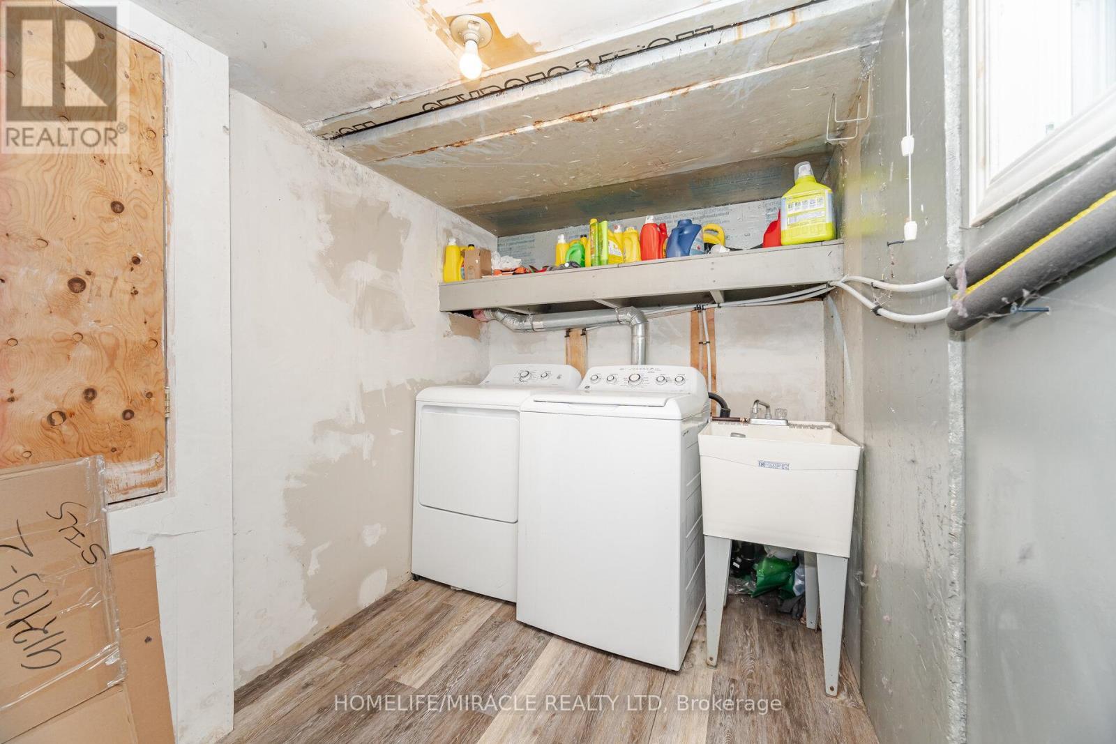 56 Norbert Road, Brampton, ON - Indoor Photo Showing Laundry Room