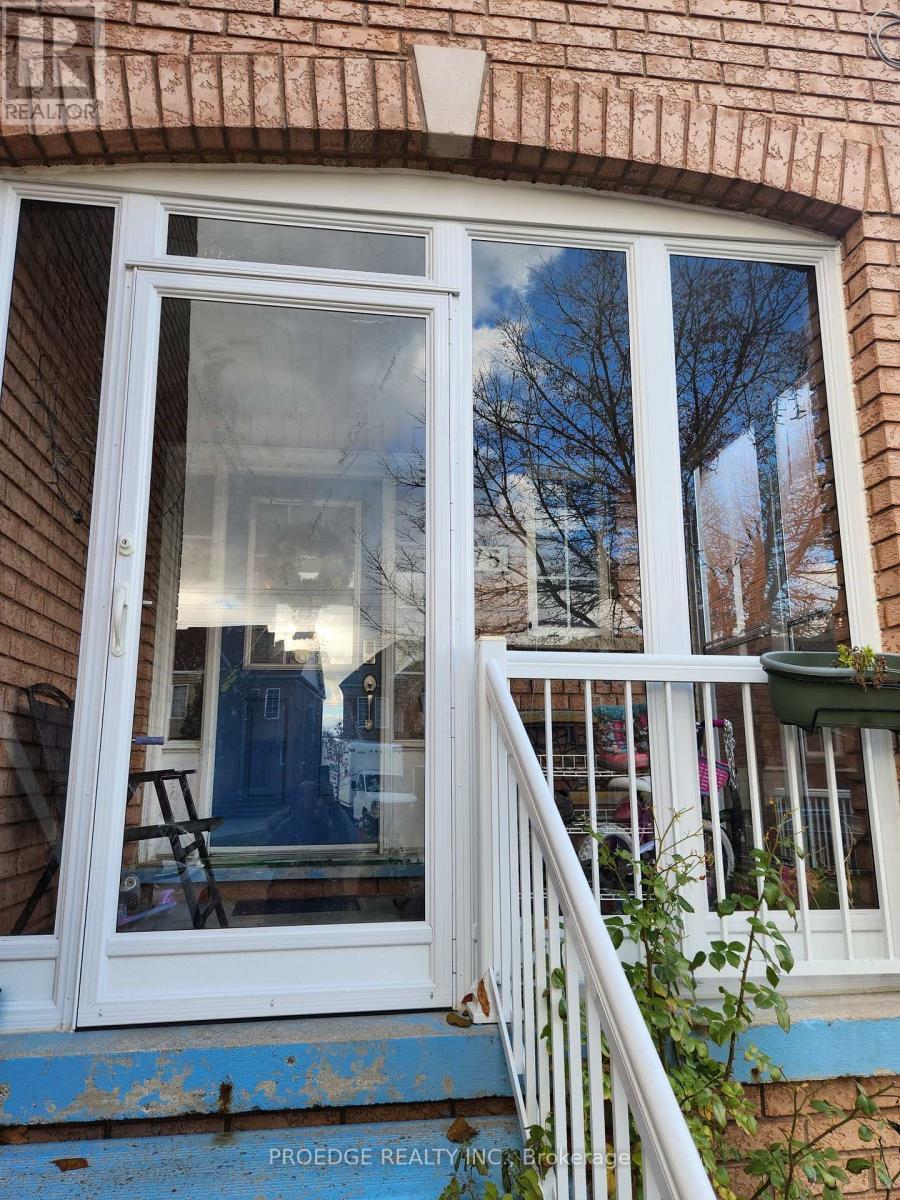 75 Monaco Court, Brampton, ON - Outdoor