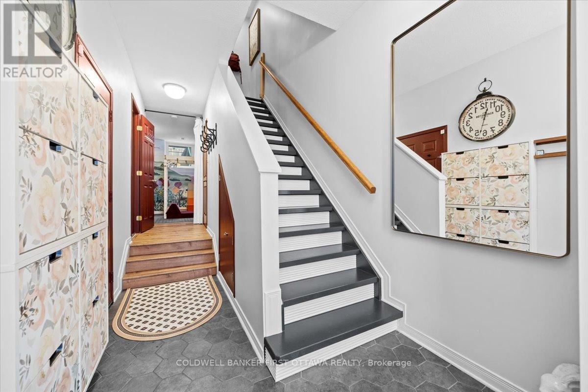 31 Glenhaven Pvt, Ottawa, ON - Indoor Photo Showing Other Room